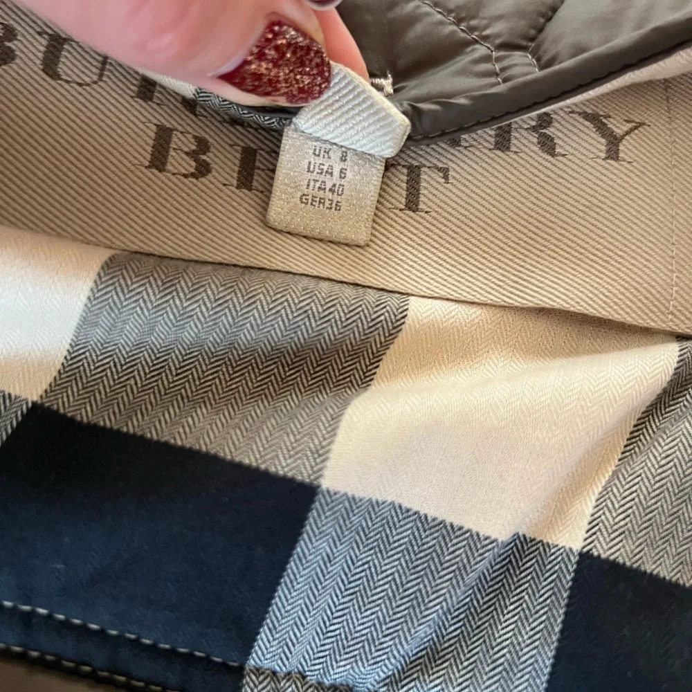 Burberry Tan Double-Breasted Trench Coat with Iconic Check Lining - Picture 9 of 16